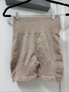 Prozis High-Waist Seamless Beige Shorts